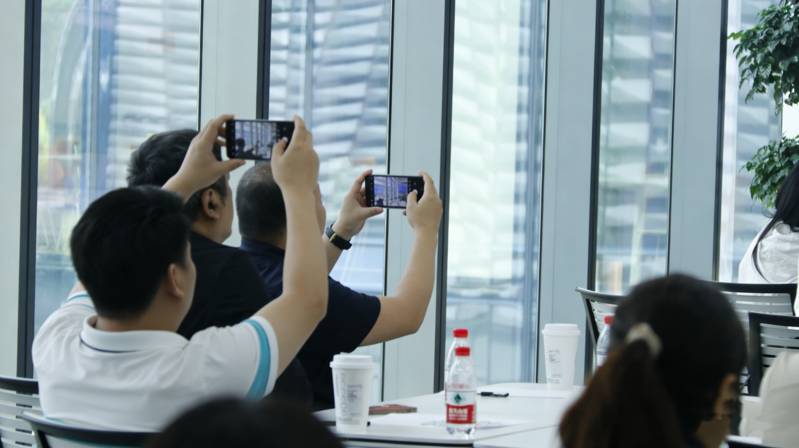 宁波银行深圳分行举办《华为成功之道》分享会  特邀华为前副总裁苏伟深度对话企业家
