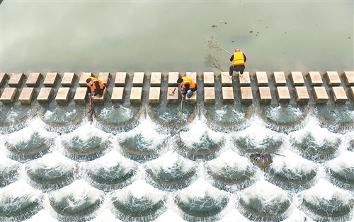 万载县：守护碧水清流（图）