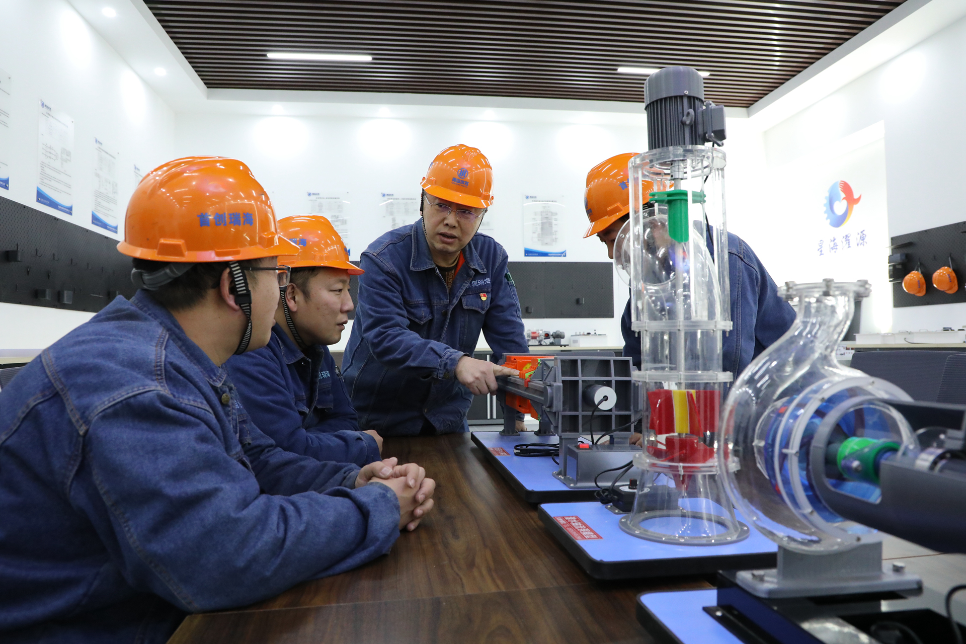 青岛水务集团“党小组+班组”融合建设的创新实践 | 在业务链上建党小组 用心守护每一滴清水