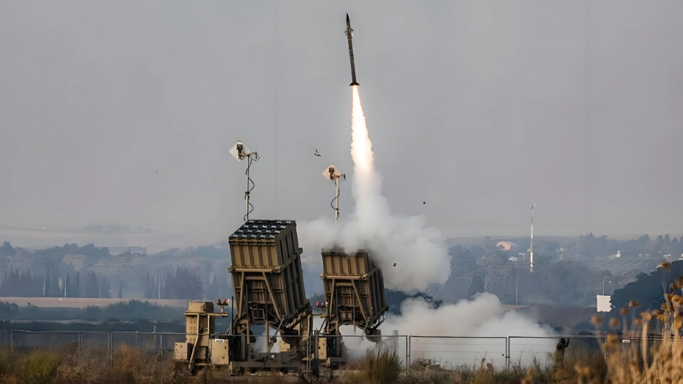 以色列方面声称，自战事开始以来，以军拦截了伊朗超过400枚弹道导弹中的92%。