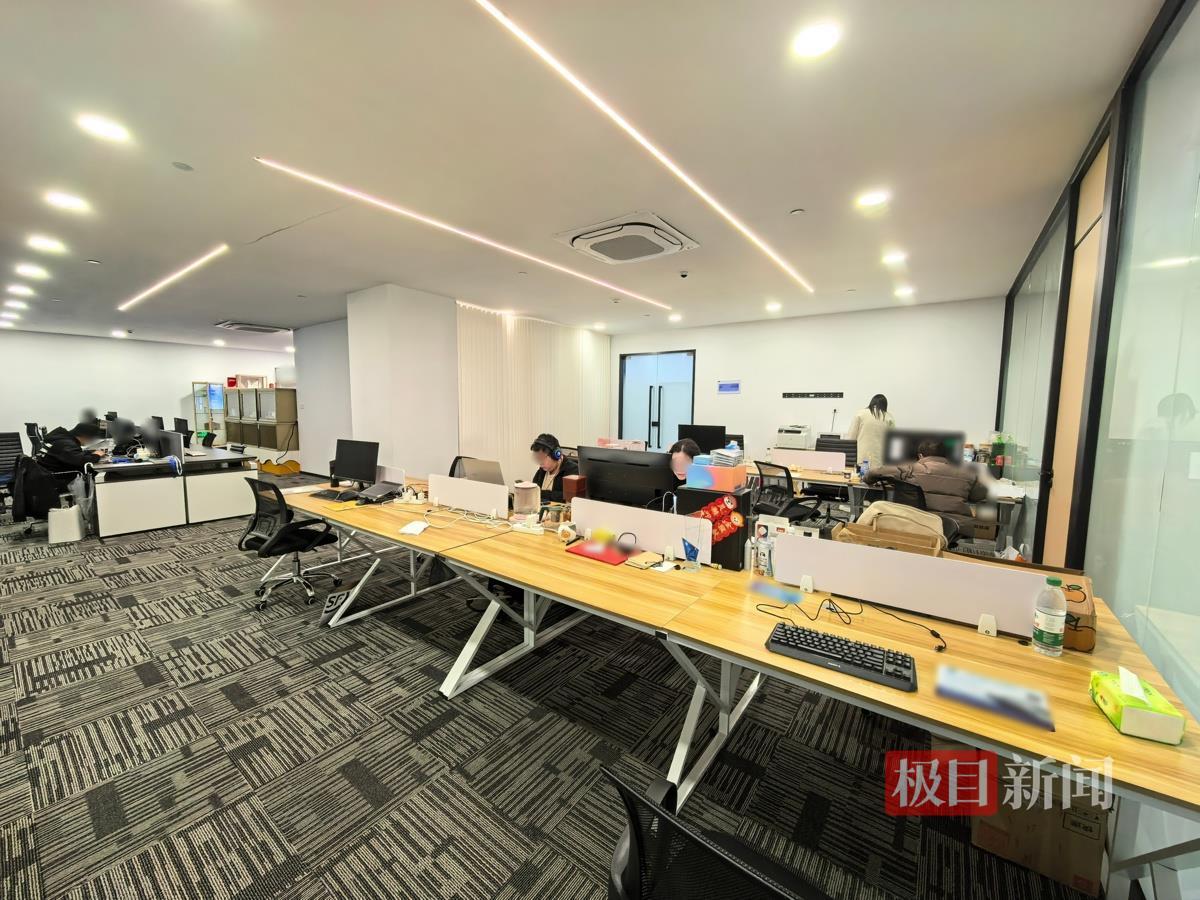 有“假装上班”者在办公室内