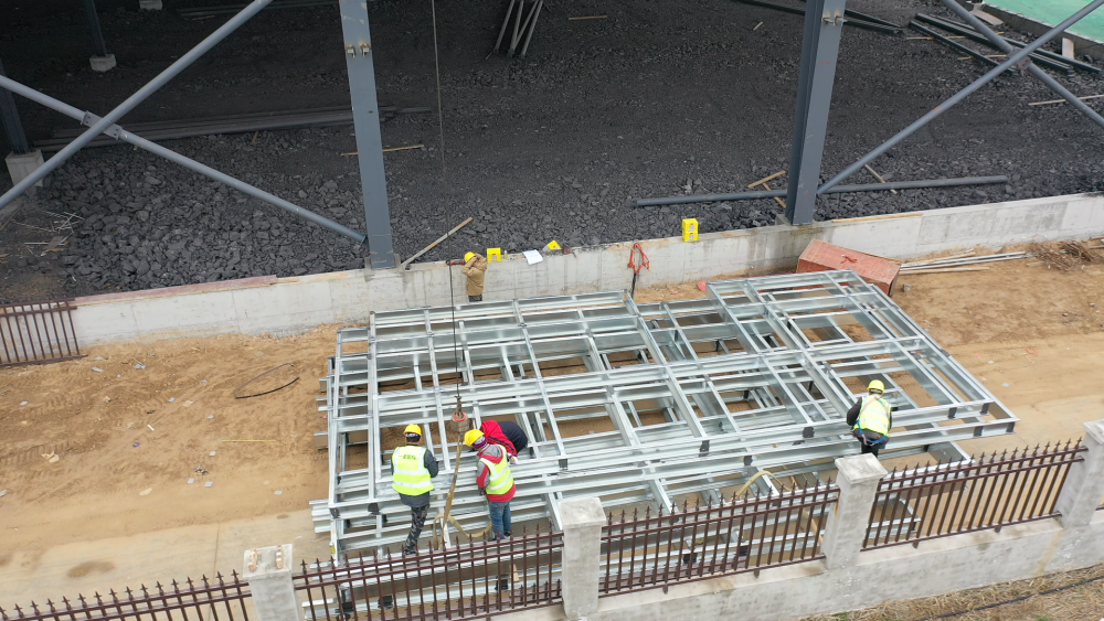 “山东晟兴食品有限公司3万吨鲜食食品智慧冷链项目(二期)”建设现场。(王浩 摄)