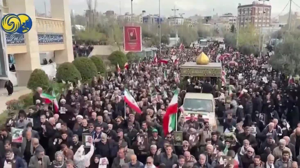 伊朗民众游行哀悼革命卫队发言人纳伊尼