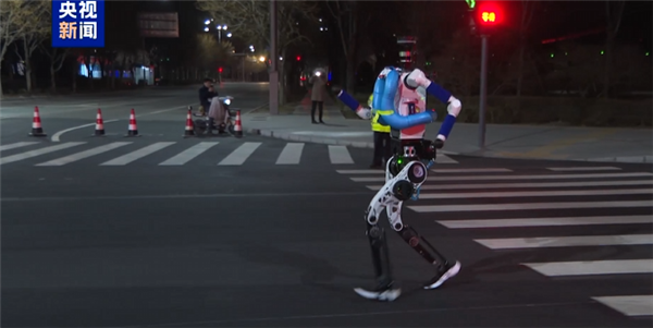 2026人形机器人半程马拉松官宣：超300台机器人参加 支持自主导航、遥控