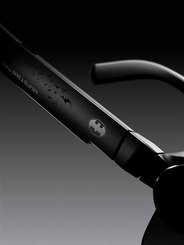 首发1899元 雷鸟Air 4 Pro蝙蝠侠限定版发布:口袋里的135英寸巨幕