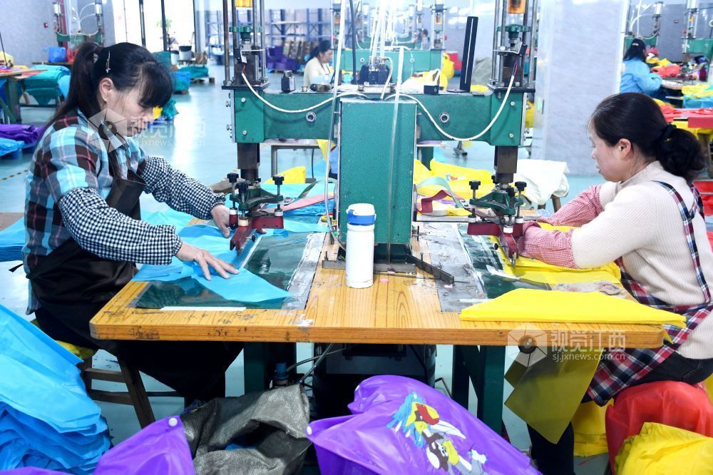 江西南丰：忙生产力争“开门红”（图）