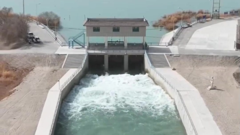 塔里木河启动第27次下游生态输水 守护沙漠“绿色屏障”