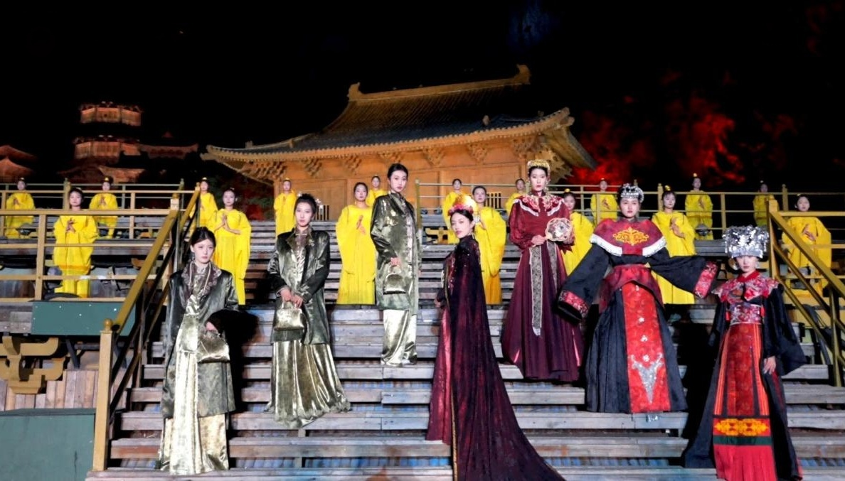 联合禅宗少林音乐大典举办《艺启 志远》毕业大秀