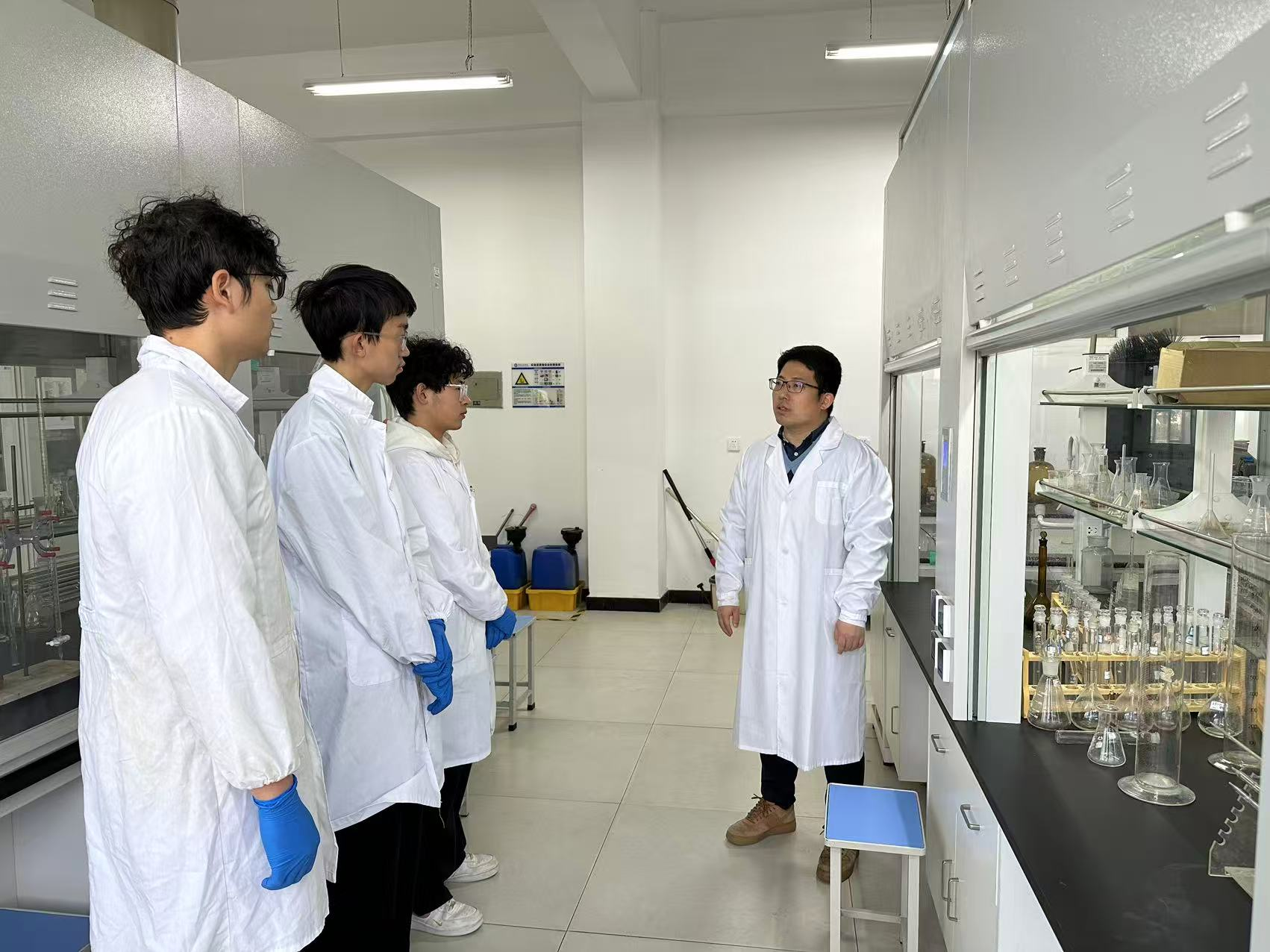 把木头变成传感器——河南工程学院这支团队七年攻关，让纤维素“感知”生命