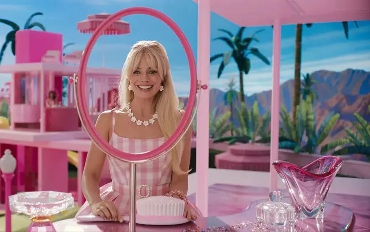 别被泡泡玛特的股价骗了