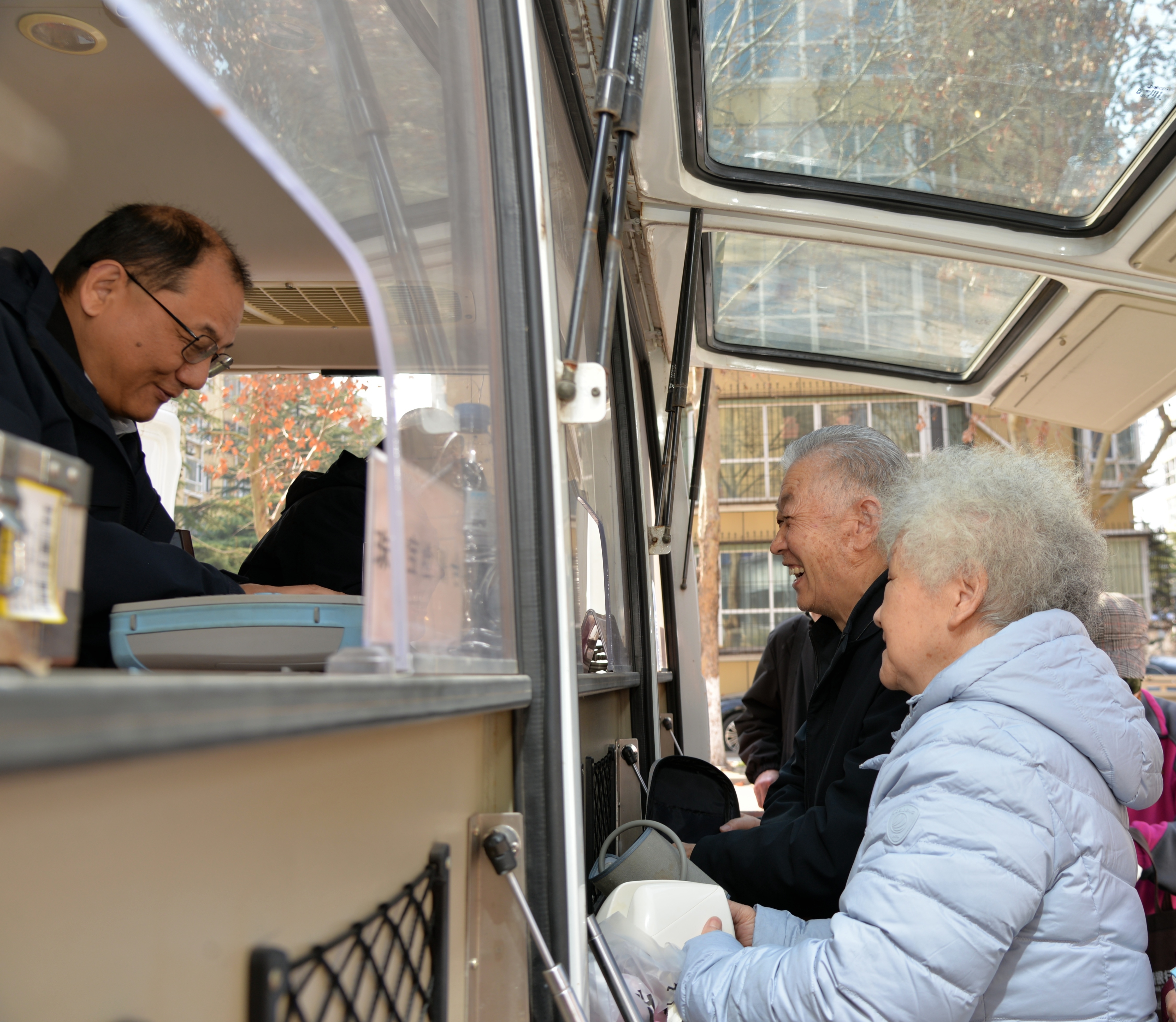 普法课堂进社区，手机随身变“砝码”——济南市场监管这场“以案说法”开到了居民家门口