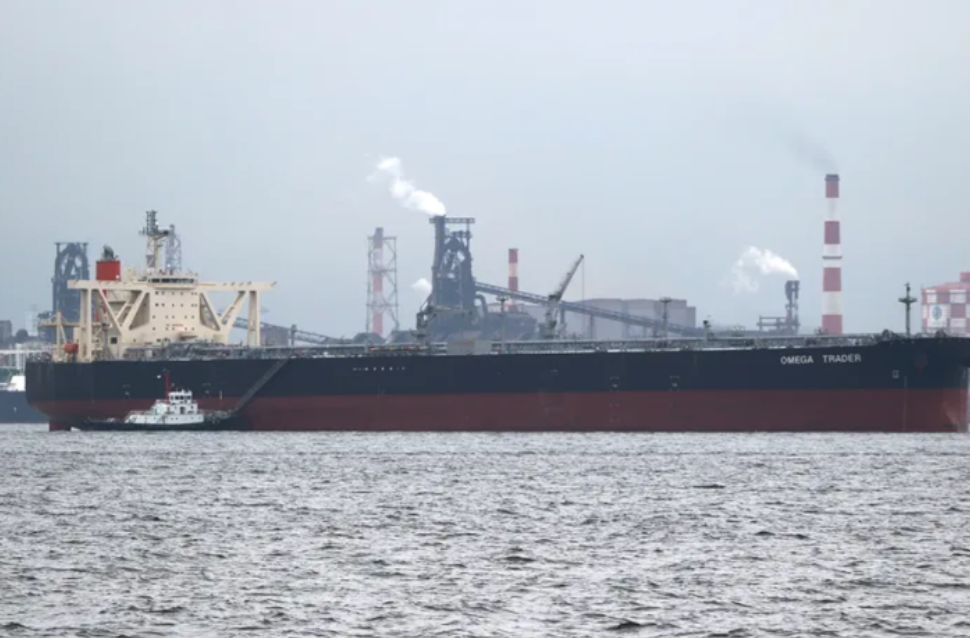 消息称首艘装载伊拉克原油的巨型油轮通过霍尔木兹海峡