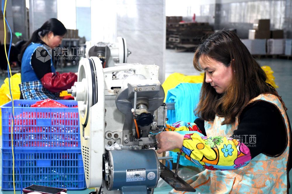 江西南丰：忙生产力争“开门红”（图）