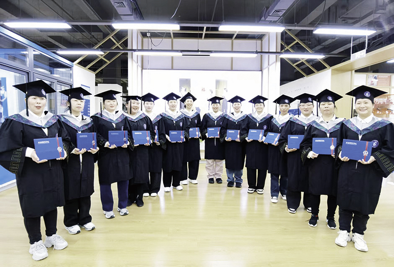 ▲南昌新建区引进国内家政名企,打造“新家政人”特色服务品牌。