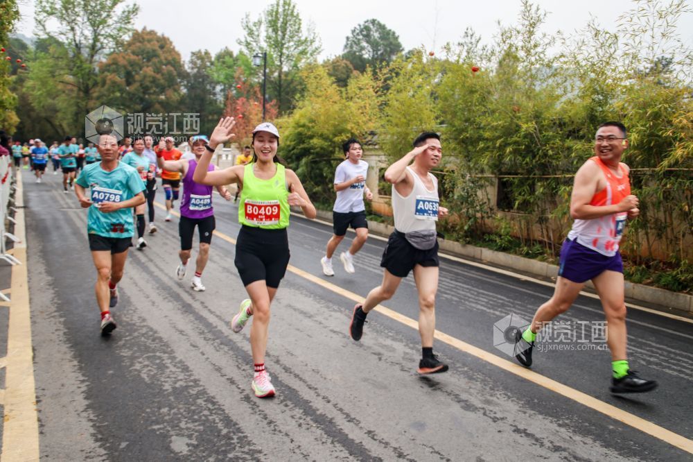 2026年江西省吉安市青原山半程马拉松于3月22日盛大开跑。
