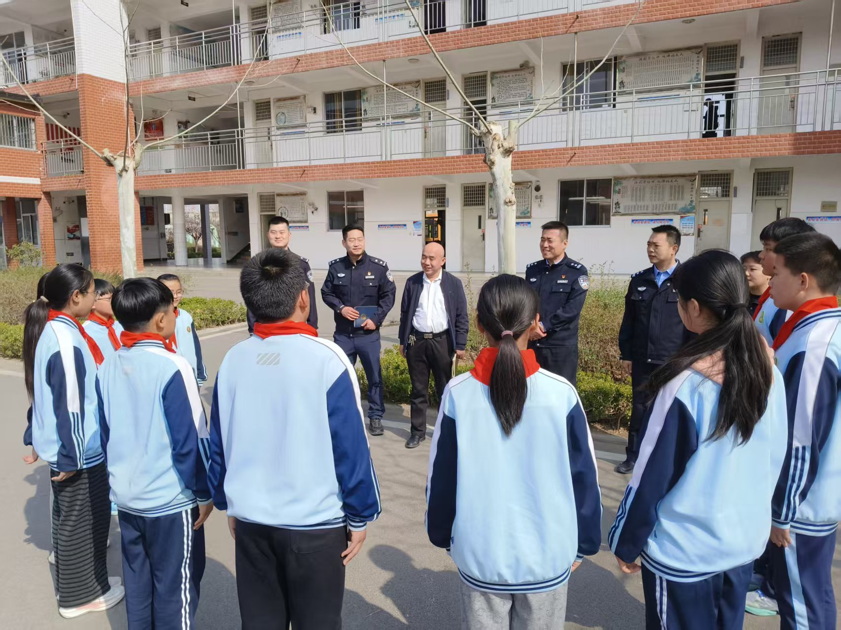 山东邹城：筑牢法治防线 共建平安校园