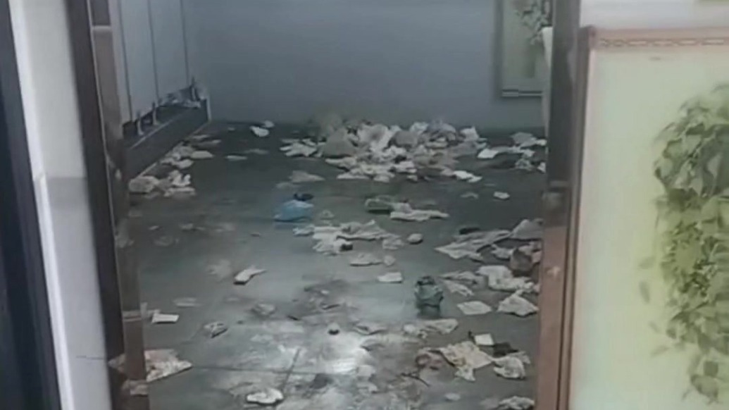 高速停车区卫生间满地手纸辣眼睛　官方回应