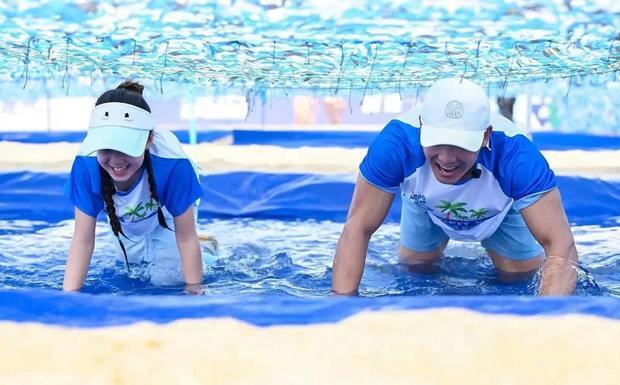 小泡芙和爸爸互动好可爱。