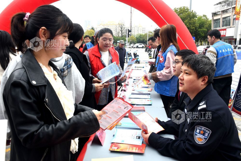 江西南丰：开展平安建设集中宣传（图）