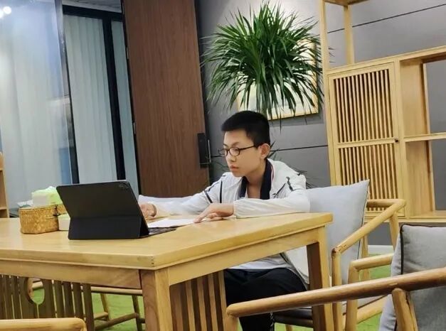 认真学习1111.jpg