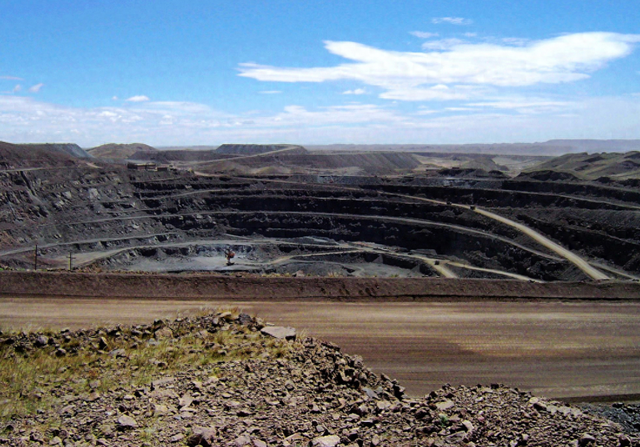 储量966.56万吨！中国炸出宇宙第二大稀土矿，西方稀土梦澈底落空