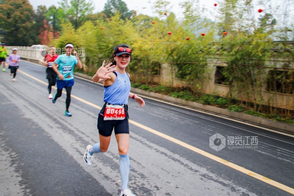 2026年江西省吉安市青原山半程马拉松于3月22日盛大开跑。