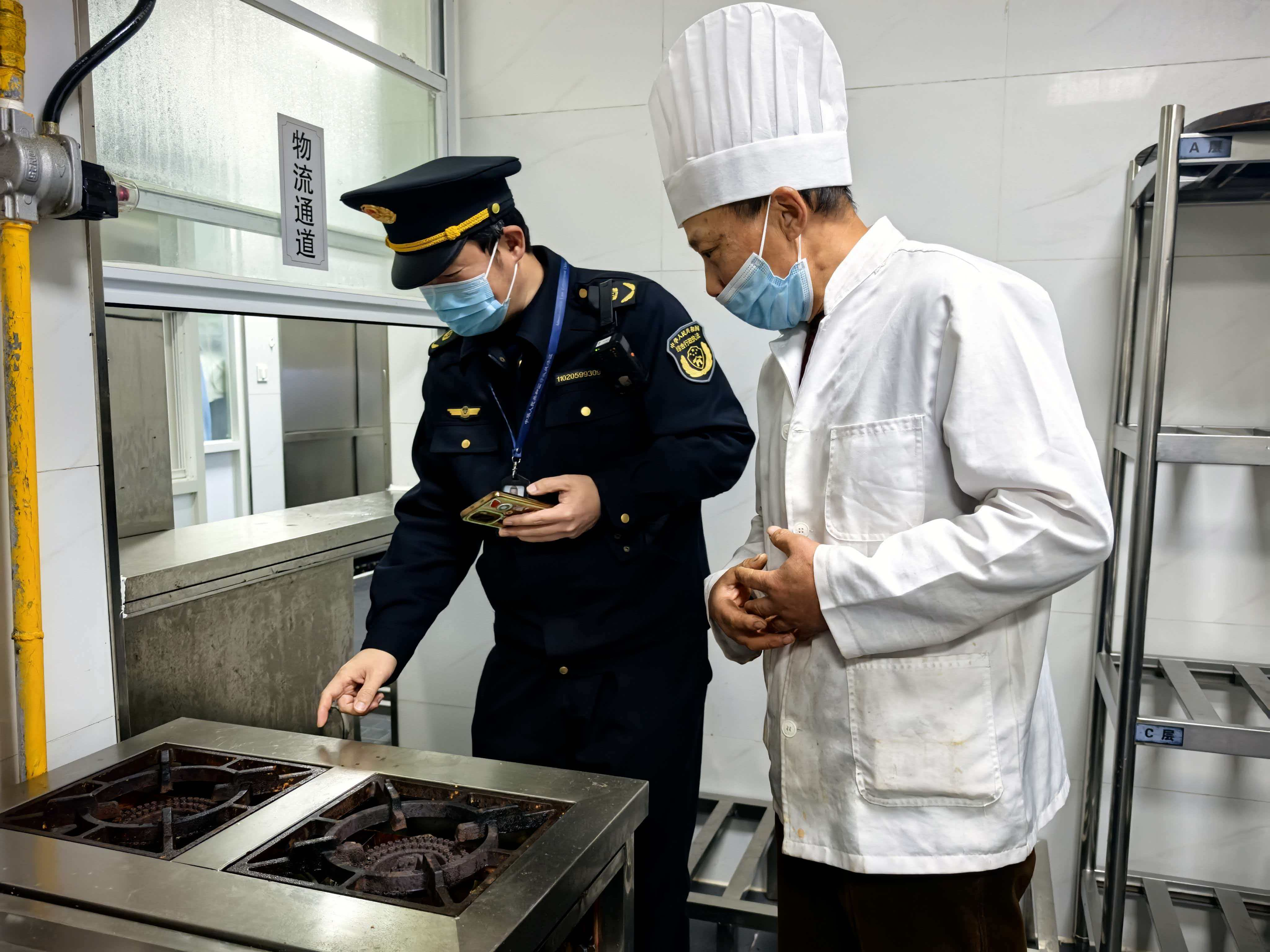 内融外联 鄞州“综合查一次”倾情守护校园食堂安全