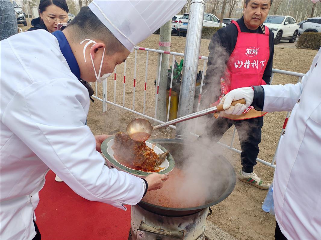 鱼香四溢、风筝齐飞!乌海湖畔万人共赴春日盛宴