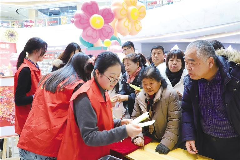 高校志愿者参与新时代文明实践活动