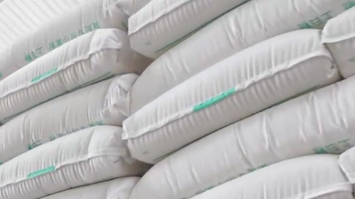 记者在这家面粉厂采访时，大吃一“斤”！