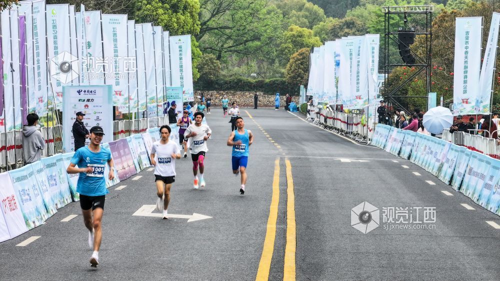 2026年江西省吉安市青原山半程马拉松于3月22日盛大开跑。