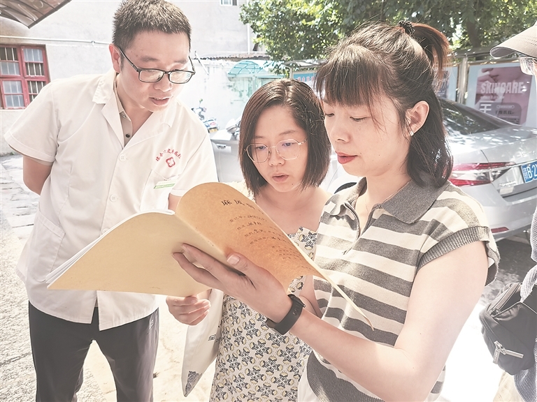 江西省寄生虫病防治研究所麻风病防治专家开展麻风病知识宣传