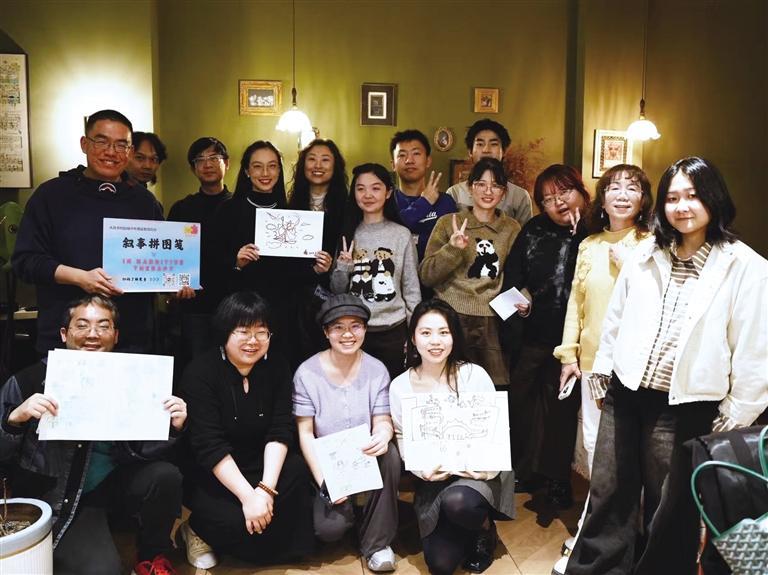 英语角活动吸引不少年轻人参与