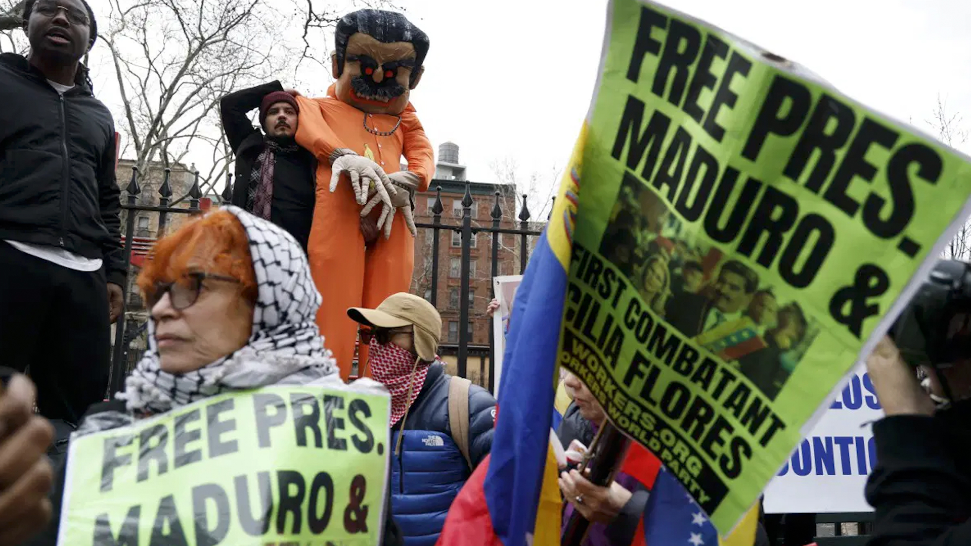 马杜罗再出庭控诉美国干预辩护权！庭外示威声援抗议 反对美国介入他国内政