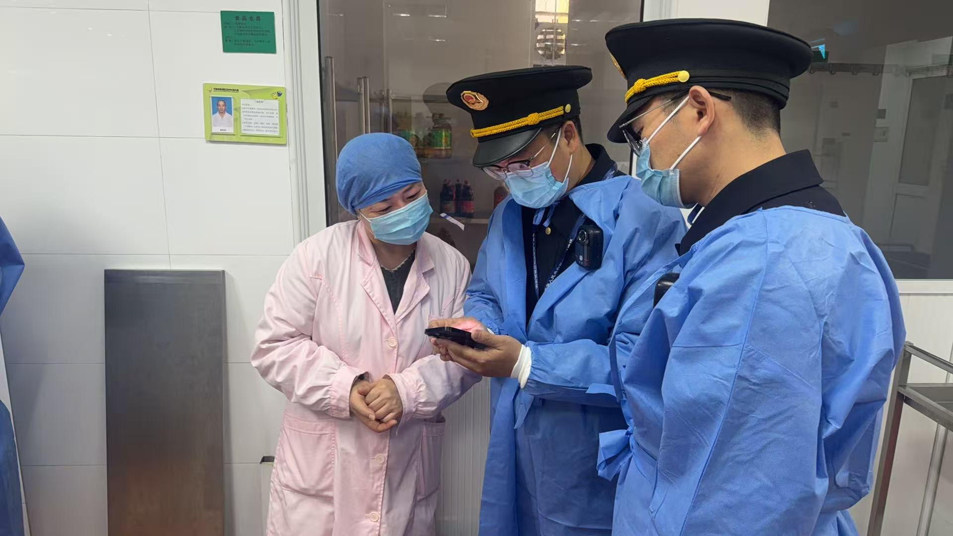 内融外联 鄞州“综合查一次”倾情守护校园食堂安全