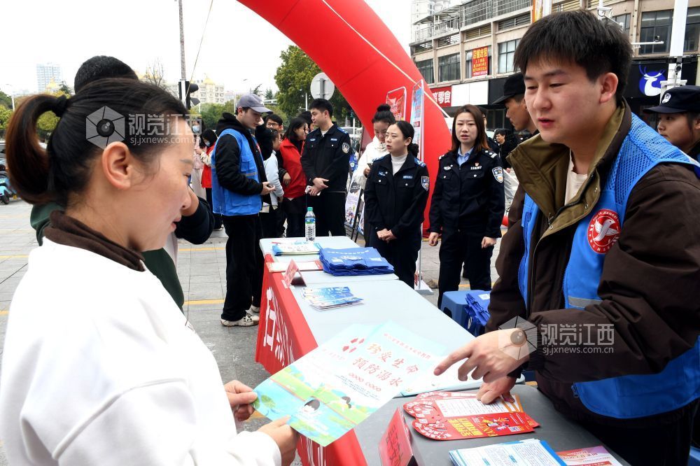 江西南丰：开展平安建设集中宣传（图）