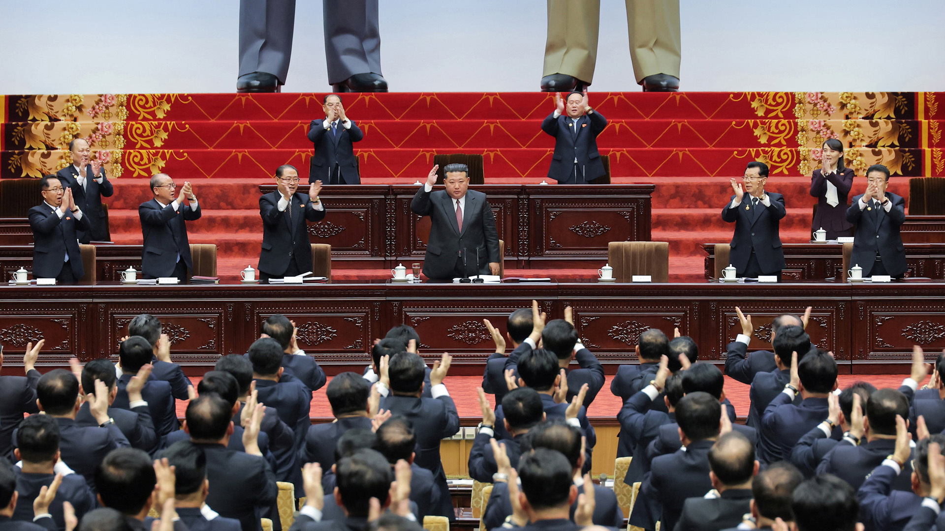 金正恩再次被推举为朝鲜国务委员长