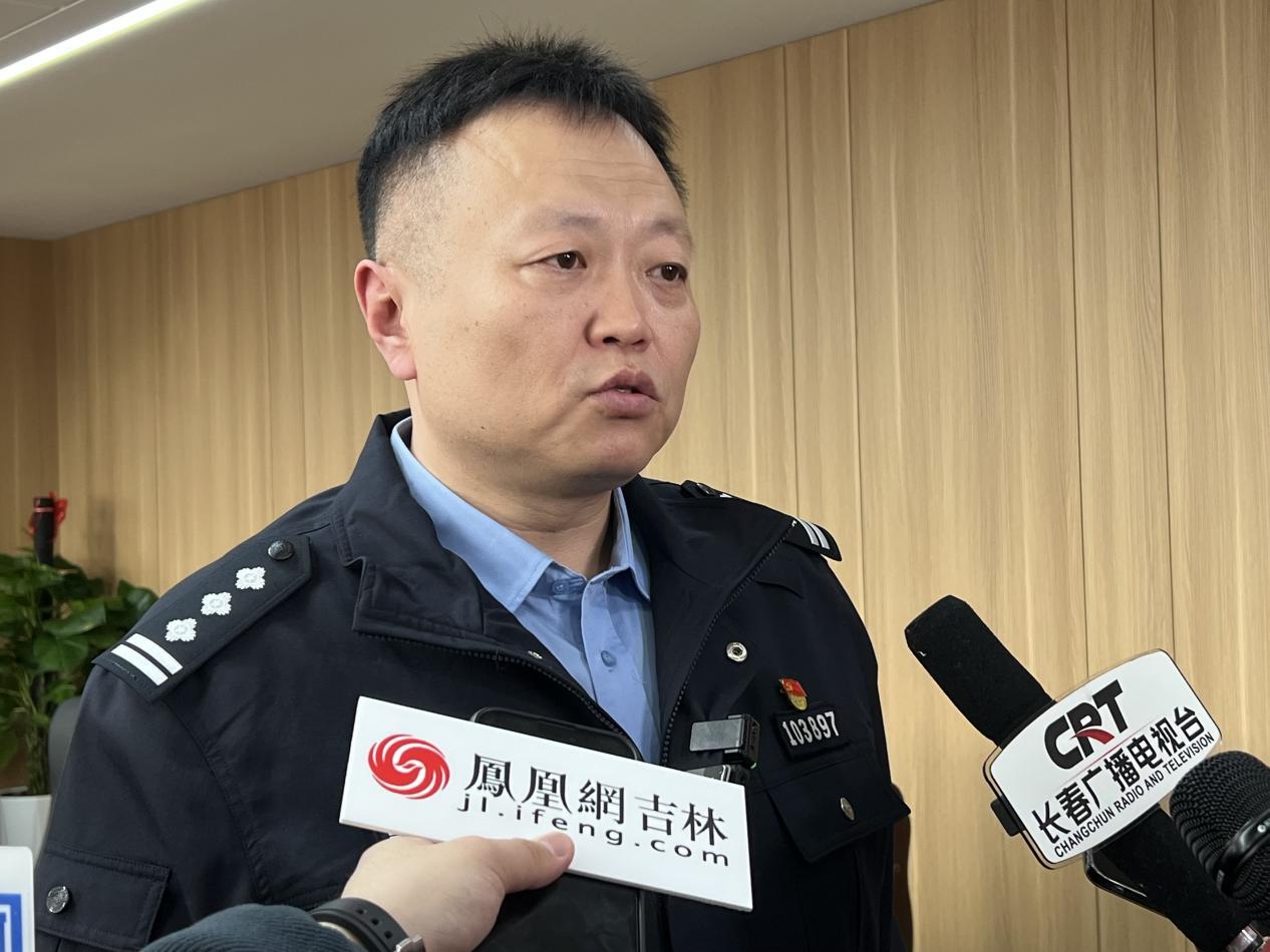 长春市公安局交管支队秩序管理大队副大队长郝大磊介绍情况。