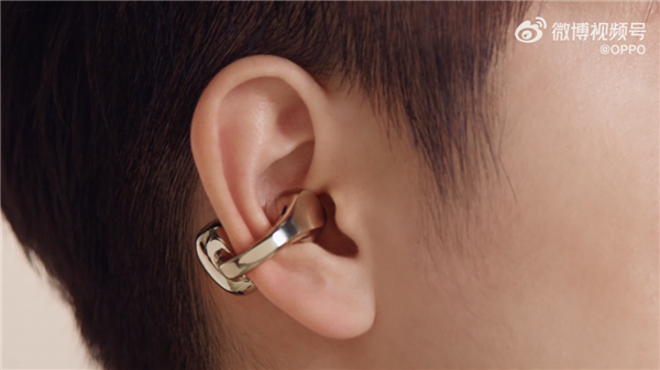 孙颖莎代言!OPPO Enco Clip2耳夹耳机外观首秀 超闪小金环