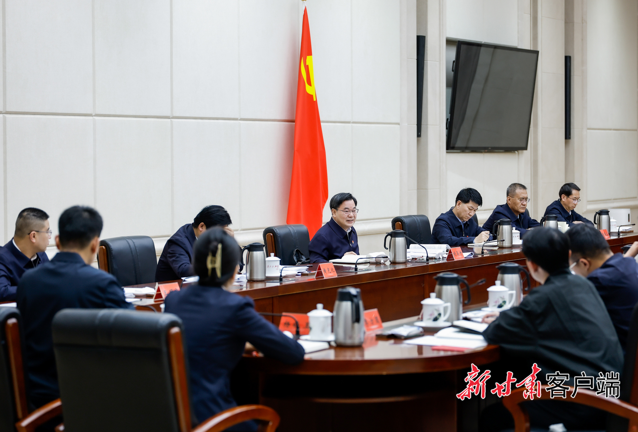 3月23日，省委书记胡昌升参加所在省委办公厅秘书一处党支部组织生活会。新甘肃&middot;甘肃日报记者　孟捷