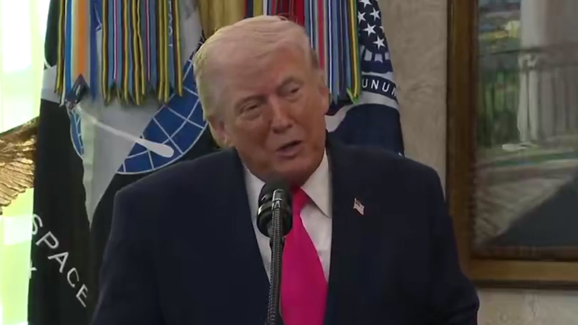 特朗普证实战争中的“小意外”：科威特用美国导弹击落3架美国军机，神奇的是飞行员都活下来了