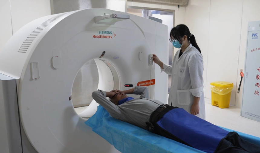 乡村引进了现代医疗设备。