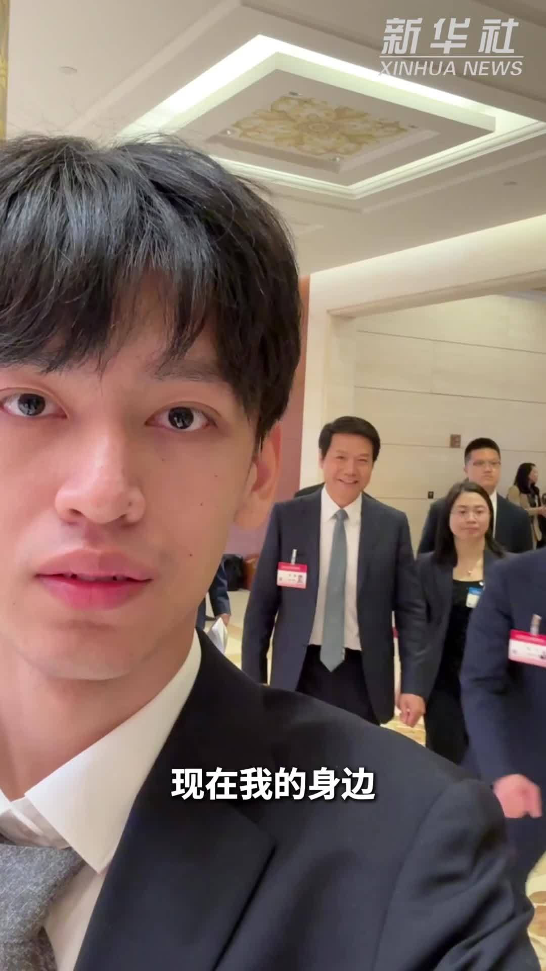 高层论坛2026｜记者带你“逛”论坛：中外嘉宾都在怎么聊AI？