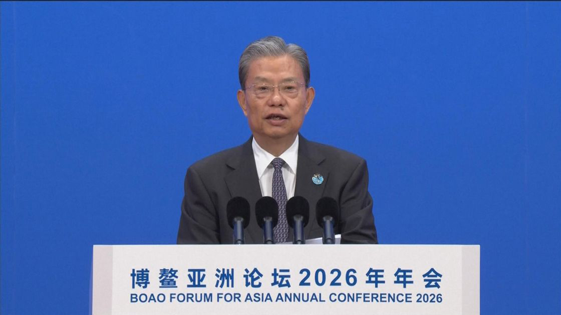 赵乐际：要顺应和平发展合作共赢时代潮流