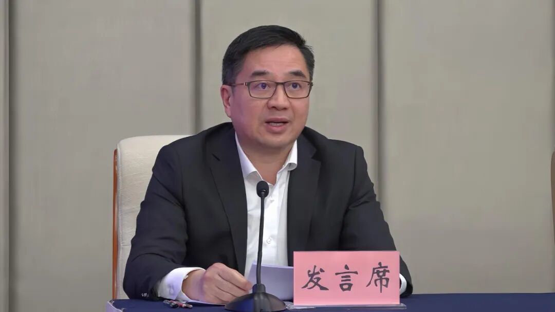 重庆市委教育工委书记、市教委主任刘宴兵作大会交流发言