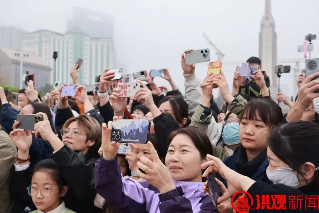 南昌八一广场升旗仪式四月场次活动举行(图)