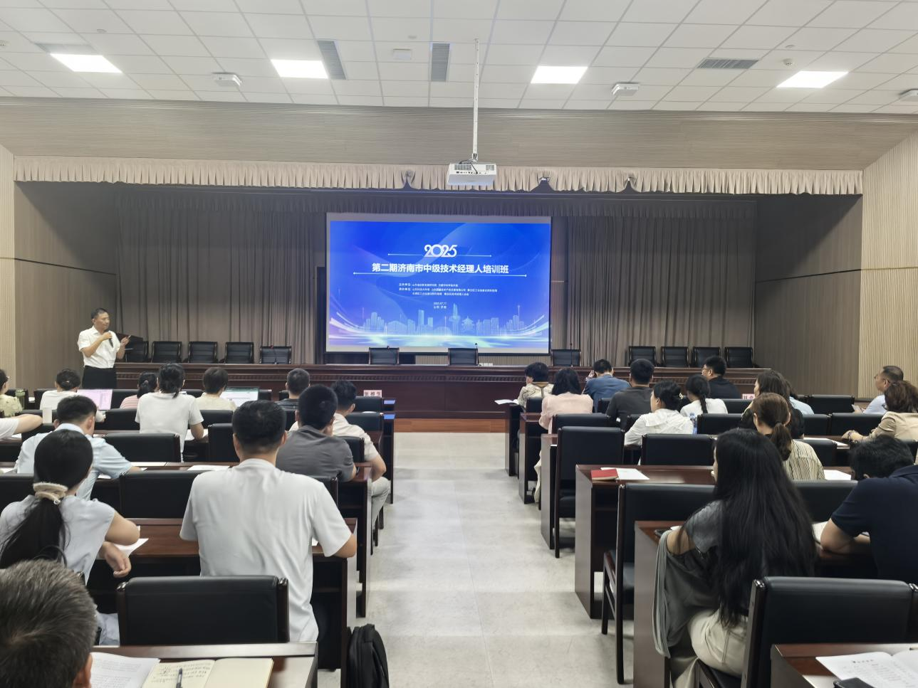 章丘：让“才聚章丘步步高”越来越实