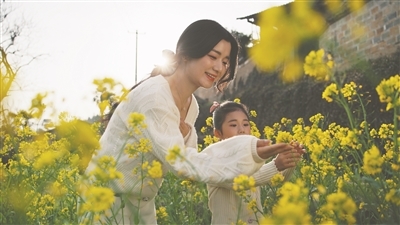 贵溪市：油菜花开满目金 乡村旅游春意浓（图）