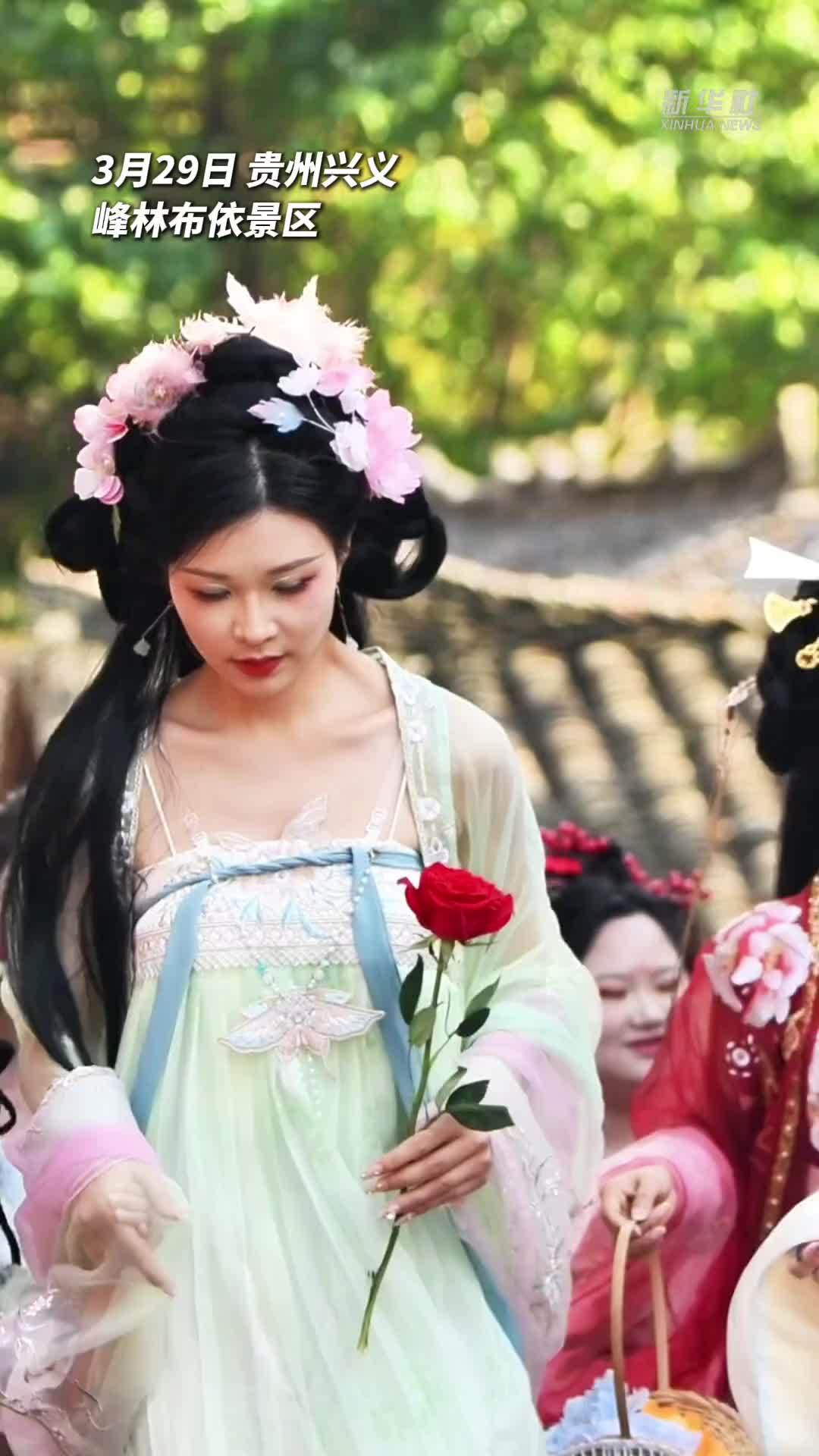 “十二花神”秀汉服之美_凤凰网视频_凤凰网