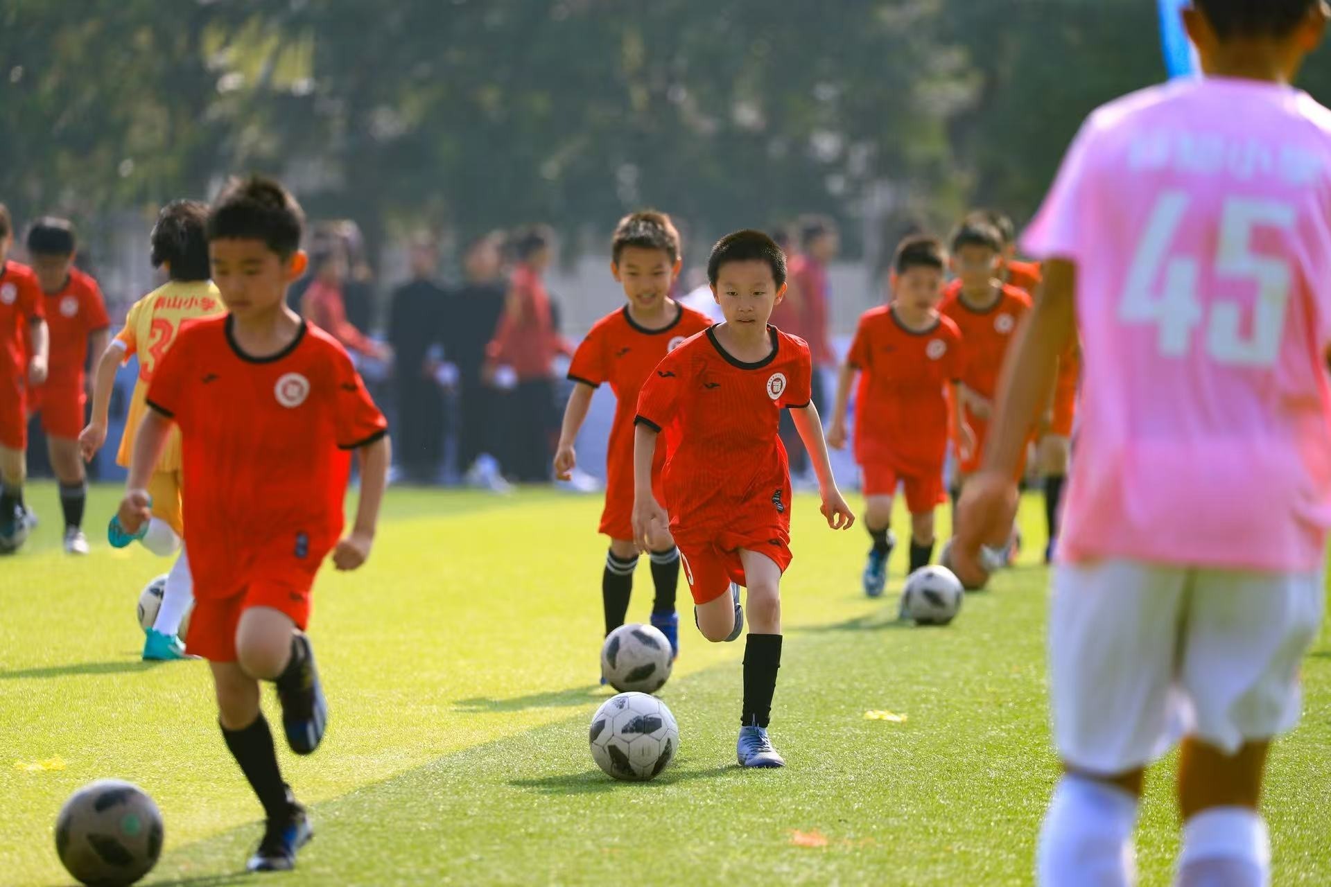 江苏2026“省长杯”青少年足球赛南京启幕